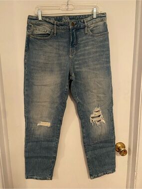 a.n.a Light Blue mid rise boyfriend Jeans